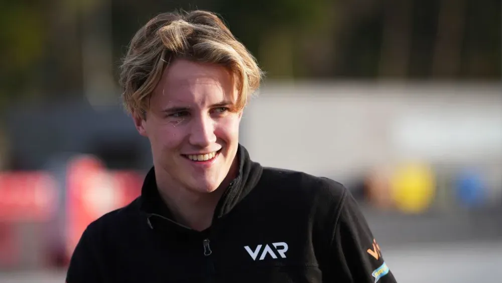 Tommy Smith's Exciting Continuation with Van Amersfoort Racing in FIA Formula 3 2024